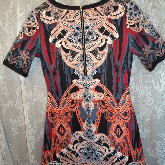 Patterned Dress - Picture 5 of 6